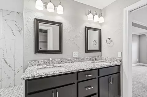 Bath - 4324 E Kentbrook Dr, Springfield, MO 65802 photo 1 of 4