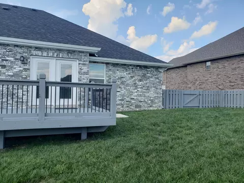 Exterior - 4324 E Kentbrook Dr, Springfield, MO 65802 photo 5 of 8