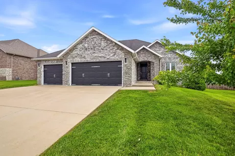 Exterior - 4324 E Kentbrook Dr, Springfield, MO 65802 photo 2 of 8
