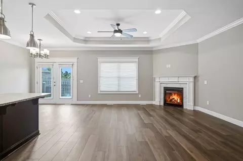 Living - 4324 E Kentbrook Dr, Springfield, MO 65802 photo 3 of 8