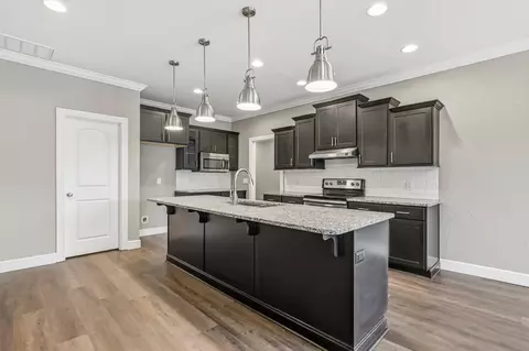 Kitchen - 4324 E Kentbrook Dr, Springfield, MO 65802 photo 2 of 5