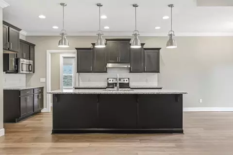 Kitchen - 4324 E Kentbrook Dr, Springfield, MO 65802 photo 1 of 5