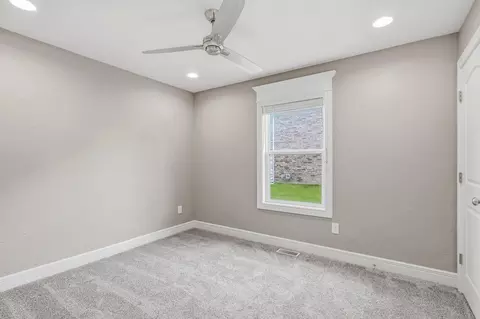 Bedroom - 4324 E Kentbrook Dr, Springfield, MO 65802 photo 4 of 5