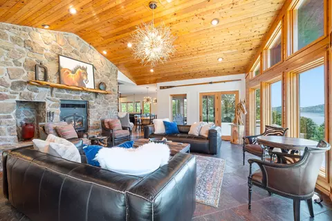 Living - 244 Thomas Ln, Shell Knob, MO 65747 photo 5 of 12