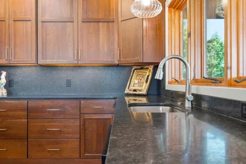 Kitchen - 244 Thomas Ln, Shell Knob, MO 65747 photo 4 of 12