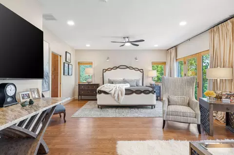 Bedroom - 244 Thomas Ln, Shell Knob, MO 65747 photo 1 of 7