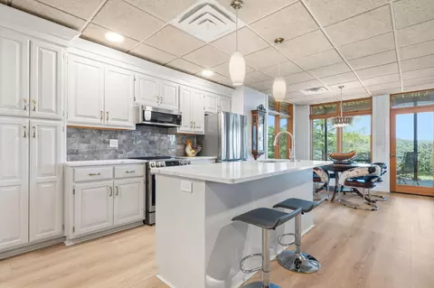 Kitchen - 244 Thomas Ln, Shell Knob, MO 65747 photo 9 of 12