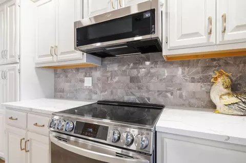 Kitchen - 244 Thomas Ln, Shell Knob, MO 65747 photo 10 of 12