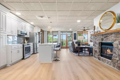 Kitchen - 244 Thomas Ln, Shell Knob, MO 65747 photo 8 of 12