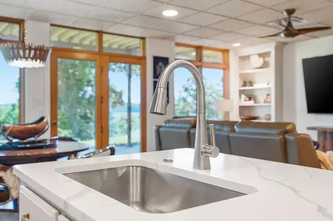 Kitchen - 244 Thomas Ln, Shell Knob, MO 65747 photo 11 of 12