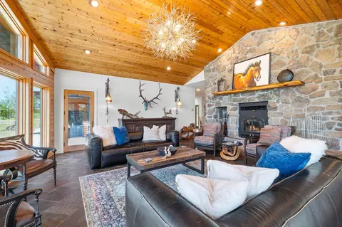 Living - 244 Thomas Ln, Shell Knob, MO 65747 photo 7 of 12