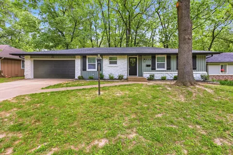 928 S Coach Light Ave, Springfield, MO 65802