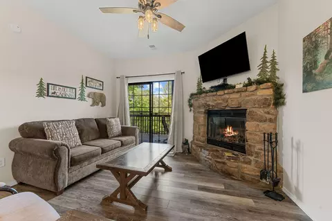 75 Leaning Tree Cir #4, Indian Point, MO 65616