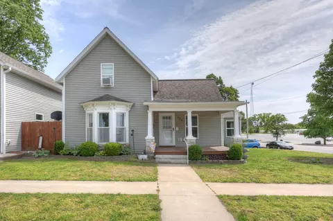 428 W Vine St, Carthage, MO 64836