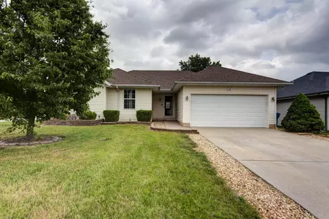413 W White Ash Rd, Nixa, MO 65714
