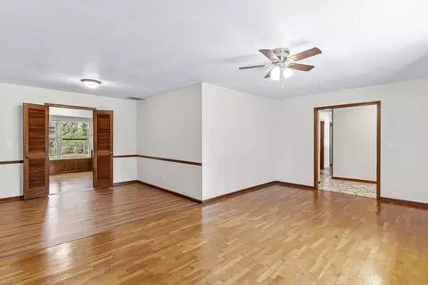 Living - 1527 E Hanover St, Springfield, MO 65804 photo 4 of 5