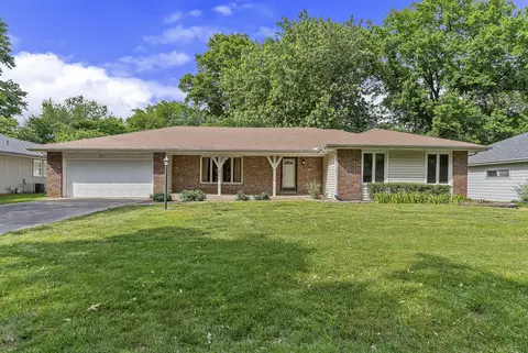 1527 E Hanover St, Springfield, MO 65804