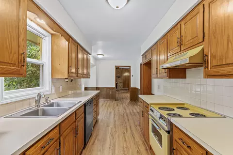 Kitchen - 1527 E Hanover St, Springfield, MO 65804 photo 3 of 3