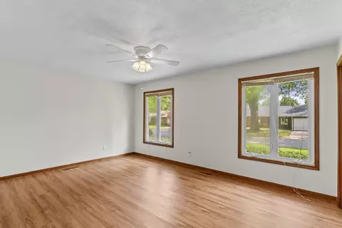 Living - 1527 E Hanover St, Springfield, MO 65804 photo 5 of 5