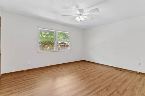 Bedroom - 1527 E Hanover St, Springfield, MO 65804 photo 3 of 6
