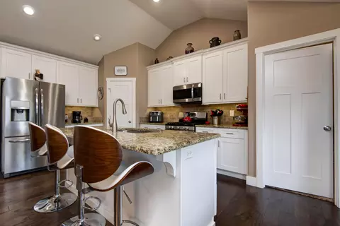Kitchen - 4714 N Venice Ct, Ozark, MO 65721 photo 3 of 5