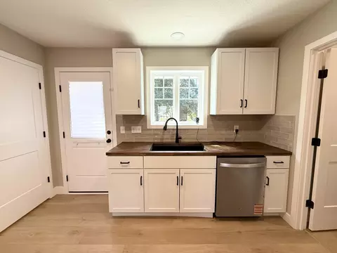 Kitchen - 1116 W Broadmoor St, Springfield, MO 65807 photo 2 of 4