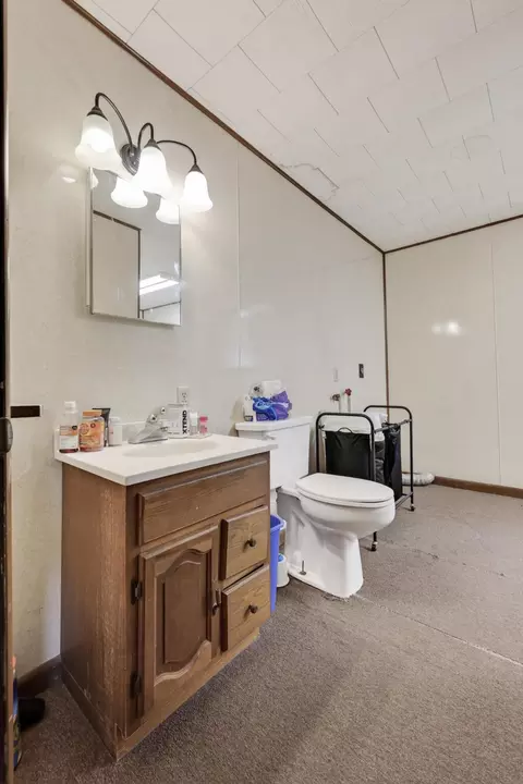Bath - 7614 Apple Rd, Sarcoxie, MO 64862 photo 2 of 8