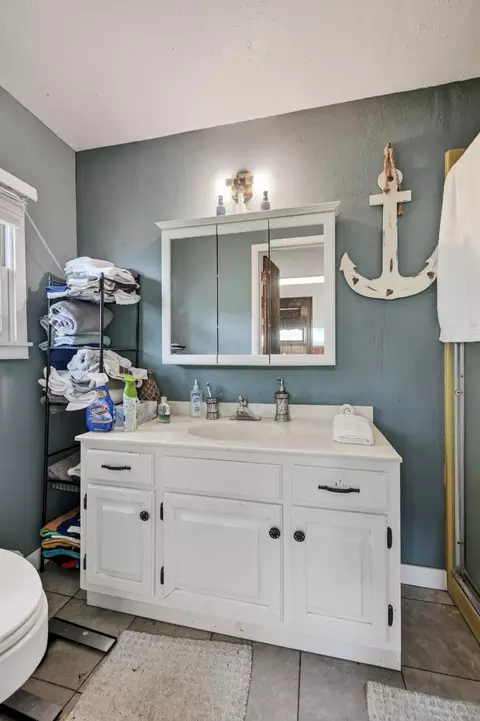 Bath - 7614 Apple Rd, Sarcoxie, MO 64862 photo 4 of 8