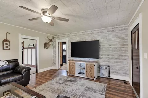Living - 7614 Apple Rd, Sarcoxie, MO 64862 photo 5 of 5