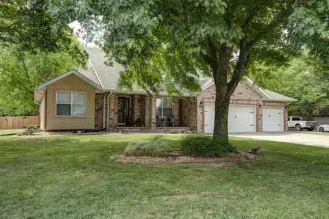 Exterior - 295 Oak Tree Ln, Ozark, MO 65721 photo 4 of 10