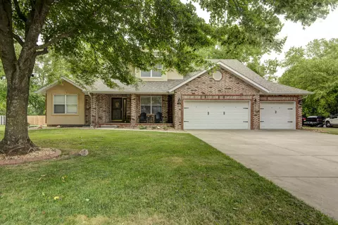 295 Oak Tree Ln, Ozark, MO 65721