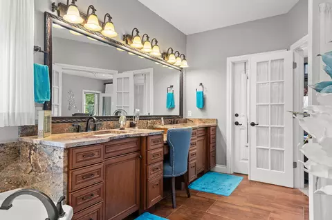 Bath - 400 Loganberry Rd, Branson, MO 65616 photo 5 of 9