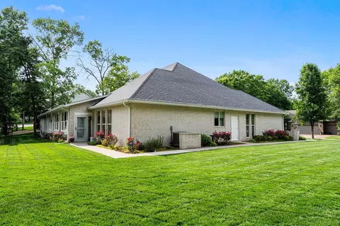 Exterior - 400 Loganberry Rd, Branson, MO 65616 photo 14 of 15
