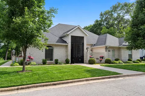 Exterior - 400 Loganberry Rd, Branson, MO 65616 photo 5 of 15