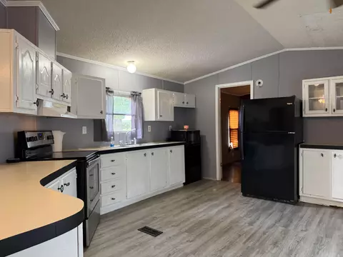 Kitchen - 3187 State Highway Hh, Goodson, MO 65663 photo 1 of 1