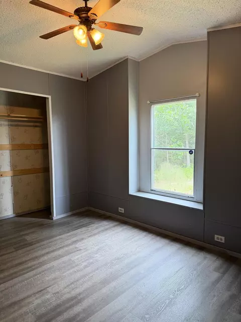 Bedroom - 3187 State Highway Hh, Goodson, MO 65663 photo 1 of 2