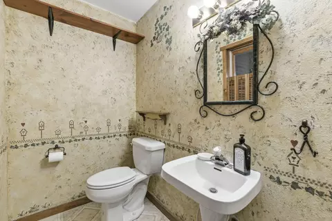 Bath - 26079 Arrowhead Beach Ln, Hermitage, MO 65668 photo 1 of 4