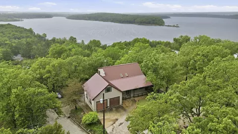 26079 Arrowhead Beach Ln, Hermitage, MO 65668