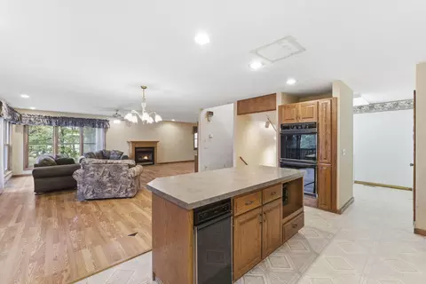 Kitchen - 26079 Arrowhead Beach Ln, Hermitage, MO 65668 photo 4 of 5