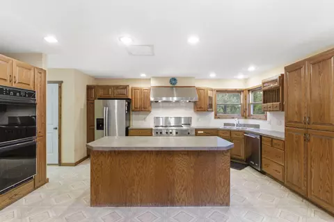 Kitchen - 26079 Arrowhead Beach Ln, Hermitage, MO 65668 photo 1 of 5