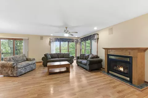 Living - 26079 Arrowhead Beach Ln, Hermitage, MO 65668 photo 2 of 7