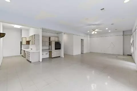 Living - 26079 Arrowhead Beach Ln, Hermitage, MO 65668 photo 7 of 7