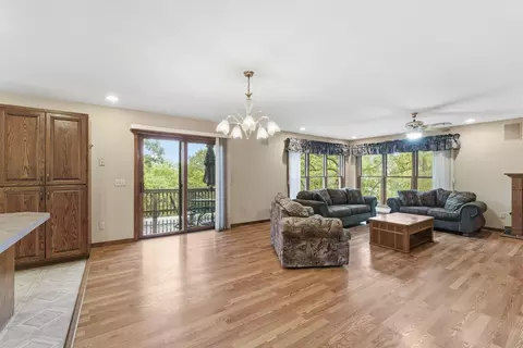 Living - 26079 Arrowhead Beach Ln, Hermitage, MO 65668 photo 5 of 7