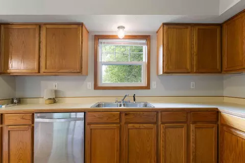Kitchen - 3129 W Madison St, Springfield, MO 65802 photo 3 of 4