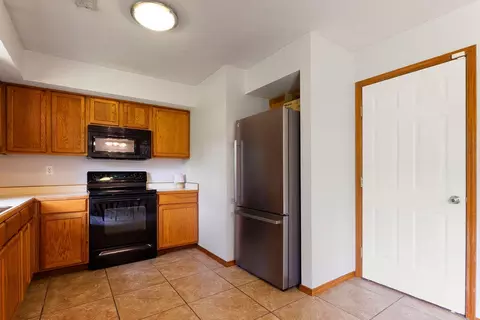 Kitchen - 3129 W Madison St, Springfield, MO 65802 photo 4 of 4