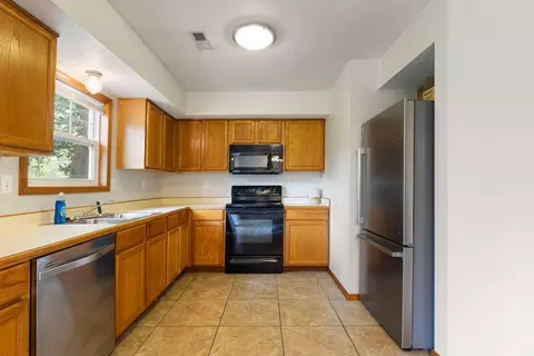 Kitchen - 3129 W Madison St, Springfield, MO 65802 photo 2 of 4