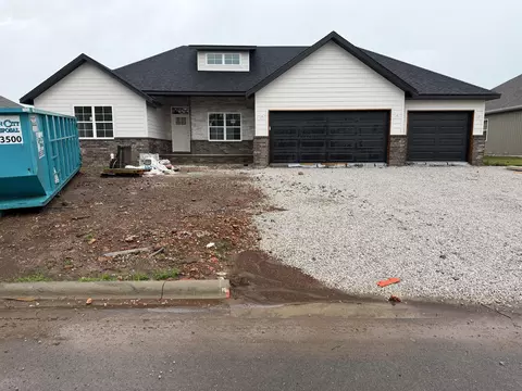 1417 N Collins Dr, Republic, MO 65738