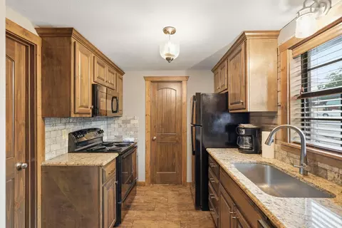 Kitchen - 26 Cave Ln #20, Branson, MO 65616 photo 1 of 2