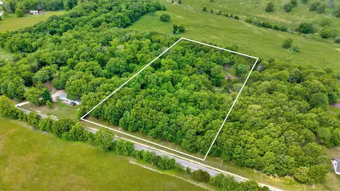 9877 N Farm Rd #229, Strafford, MO 65757
