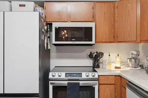 Kitchen - 2719 Beacon Hl, Strafford, MO 65757 photo 3 of 4